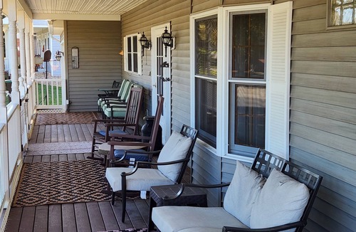Woodstock House | Spacious 5-bedroom house in serene Woodstock with AC, mountain views, State Park