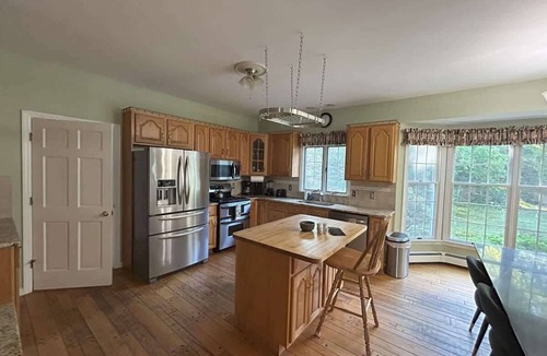 Cream Ridge House | Spacious 6 Bedroom Country Retreat in Cream Ridge
