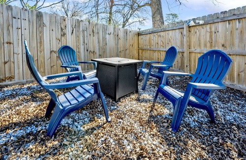 Birmingham Apartment | Spacious 6-bedroom apartment in gorgeous Birmingham with AC, secured parking lot