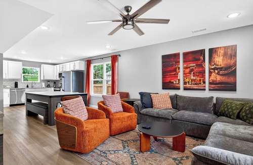 Jeffersonville House | Spacious 6-BR Bourbon Trail retreat | Sleeps 24!