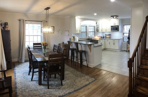 Beechmont House | Spacious 6BR, 10 bed Derby House. Walk to the track.