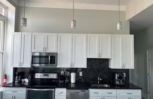 Downtown Baltimore Apartment | Spacious 6BR/6BA Downtown Bmore Retreat + Parking