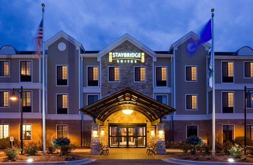 Oconomowoc Apartment | Spacious Accessible Studio w/Walk-In Shower