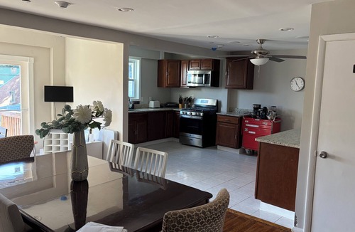 Takoma House | Spacious Beautiful 7-Bedroom Entire House in NW