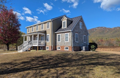 Etlan House | Spacious, Beautiful, Quiet Home with Amazing Old Rag Views