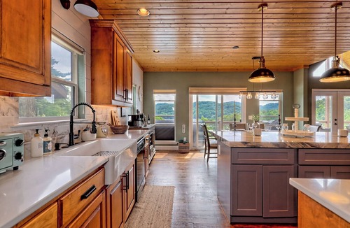 Cullowhee Cabin | Spacious Cabin, Hot tub, View, Games, Bunk