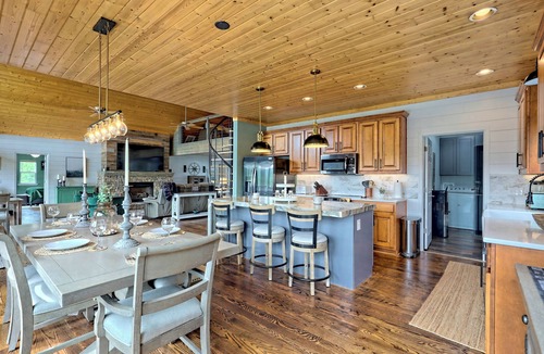 Cullowhee Cabin | Spacious Cabin, Hot tub, View, Games, Bunk