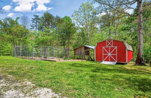 Crossville House | Spacious Cabin Oasis – Waterfront & Serene