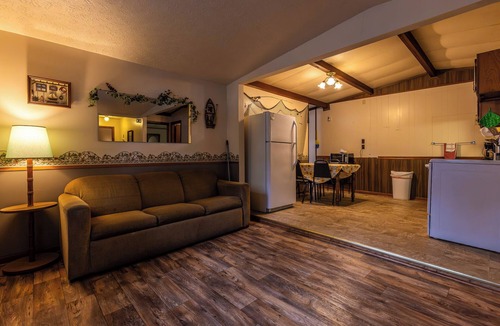 Benton Cabin | Spacious Cabin on Kentucky Lake