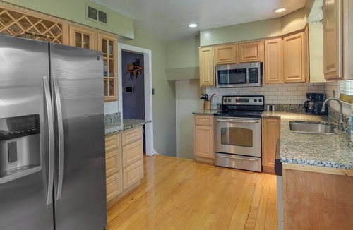 Clinton House | Spacious Clinton Home w/ Patio: 12 Mi to Capitol!