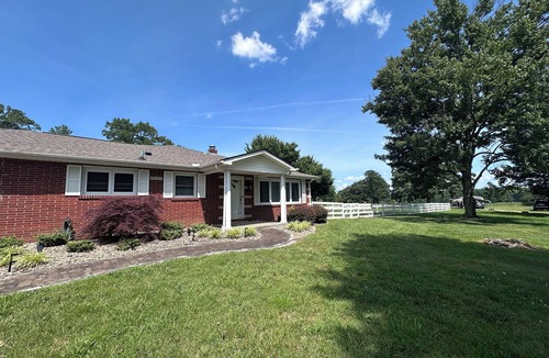 Pine Knot House | Spacious Country Home - uniquely located for great family fun