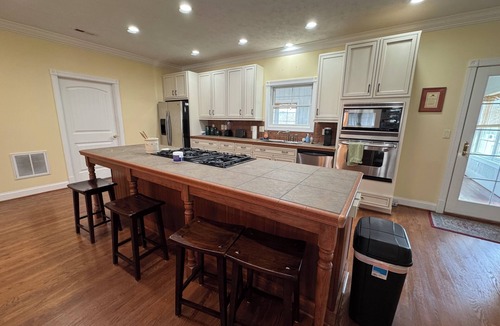 Strasburg House | Spacious family gathering house on the Shenandoah River