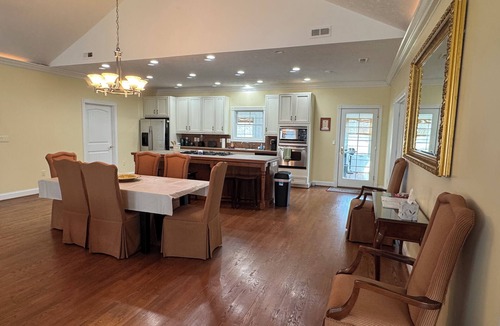 Strasburg House | Spacious family gathering house on the Shenandoah River
