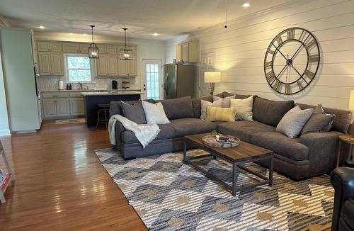 Gadsden House | Spacious family home minutes from public boat launch, shopping and hospitals.