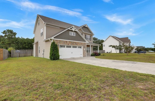 Hubert House | Spacious Family Retreat Near Camp Lejeune, Swansboro & Hammocks Beach