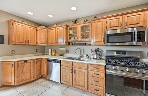 Fort Wayne House | Spacious Fort Wayne Home w/Yard + Gas Grill!
