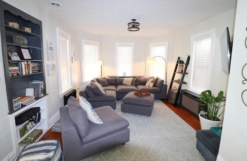 New Oxford House | Spacious Group Stay Near Gettysburg Room for All & Easy Day Trips Nearby