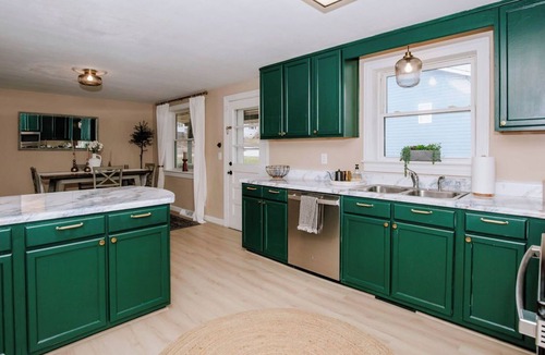 Hendersonville Cabin | Spacious Hendo Home in the Center of Everything!