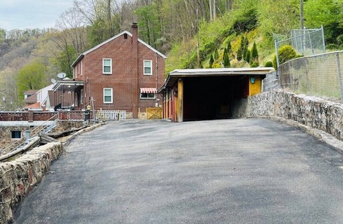 Kyle House | Spacious Home Ample Parking 1/2 Mile from the Hatfield and McCoy Trails!