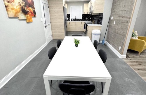 Jamestown Apartment | Spacious Jamestown 3BR | Near Furniture Market