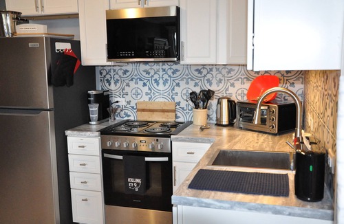 Kingsport Apartment | Spacious lakefront 2BR apt, J1772 EVchrg. Short term or exec. rental. NO CHORES.