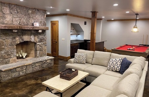 Franklin Cabin | Spacious lodge in peaceful mountain cove with trails, pond, waterfalls and more!