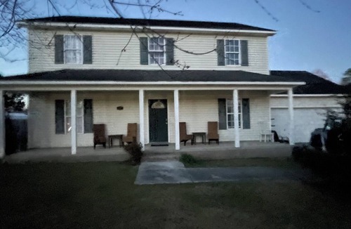 Piney Green House | Spacious luxury 4-bedroom house in beautiful Jacksonville with a large yard