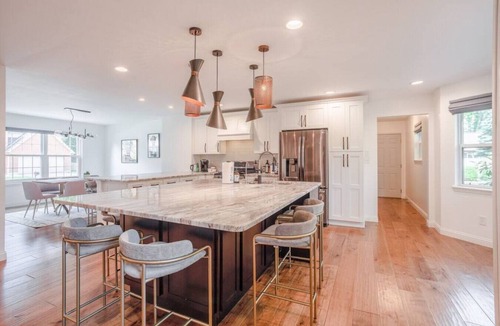 Mason House | Spacious, Modern 5B in Mason by I-71, Kings Island