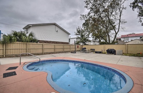 Myrtle Beach House | Spacious Myrtle Beach Home 2 Blocks to Shore