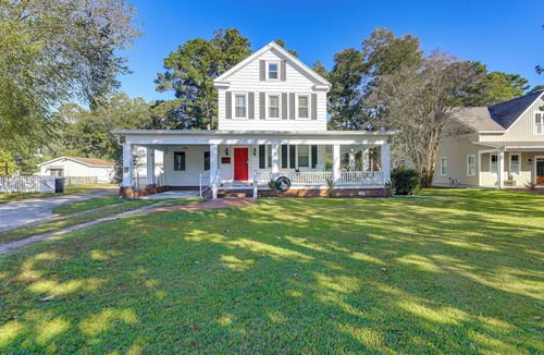 New Bern House | Spacious New Bern Home w/Yard: 2 Mi to Riverfront