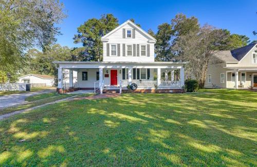 New Bern House | Spacious New Bern Home w/Yard: 2 Mi to Riverfront
