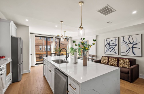 Columbia Heights House | Spacious NW DC home w/parking sleeps 14