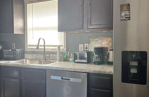 Sycamore House | Spacious Ranch Style 3-bedroom house in adorable Sylacauga