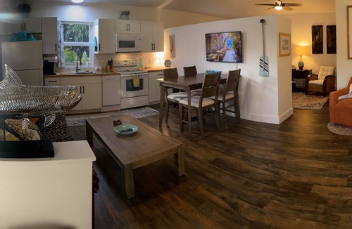 Pompano Beach Cottage | Spacious & refreshing, The Mango Cottage: Near the beach & all things S. FL!