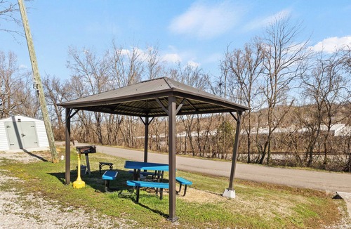 Knoxville House | Spacious Retreat in Knoxville: Modern Comforts & Prime Location