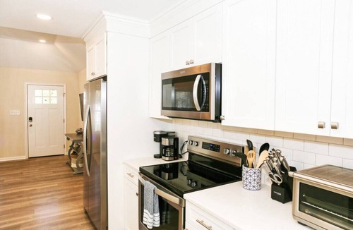 Westport House | Spacious Retreat Near Lake Norman | Sleeps 6