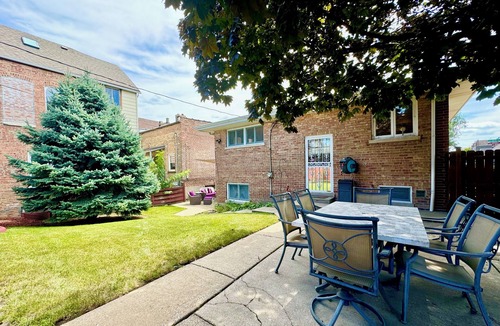 Lower West Side House | Spacious Single Family House with Parking