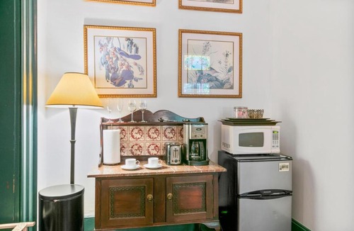Skyland House | Spacious Studio on Historic Inn Property