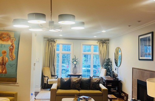 West Town House | Spacious & Stylish Home with Garage + Rooftop Deck. 10 min Walk to Train.