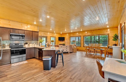 Sevierville Cabin | SpaciousWrapAroundDecks/Sleeps20