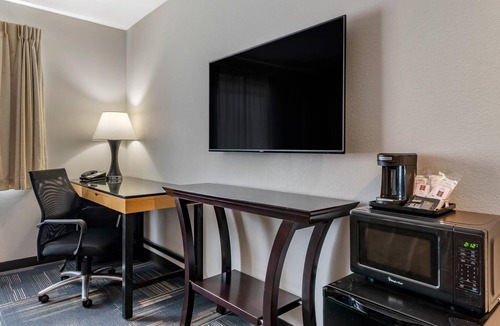 Evansville Hotel | Spark by Hilton Evansville Downtown