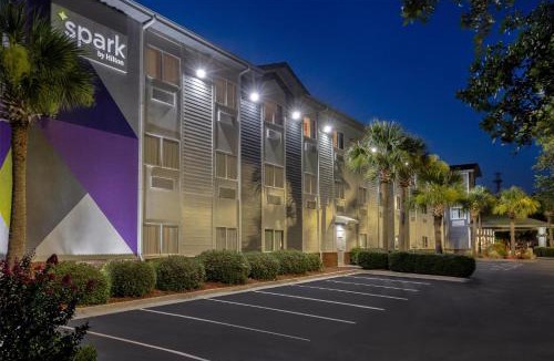 Silver Lake Hotel | Spark By Hilton Wilmington Carolina Beach Rd