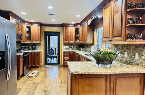 Sevierville Cabin | Spectacular 360° Valley Views! 10min to Pigeon Forge, HotTub/PoolTable