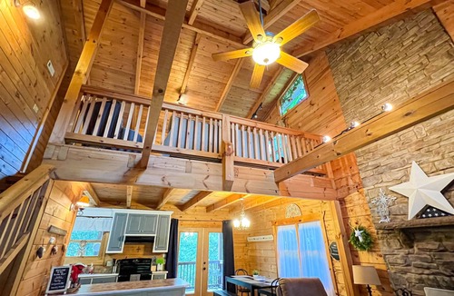 Pine Mountain Cabin | Spend Labor Day at Rustic Star- Fiber Wifi! - Close To Callaway Gardens