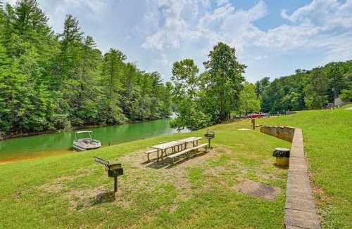 Henry House | Spring Cabin | Hiking & Boating at Philpott Lake