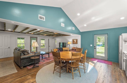 Maurertown House | Spring Getaway with Trails & Nature