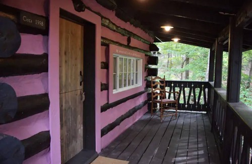 Moneta Cabin | Spring Lake Farm Rustic log cabin on 16-acre private lake