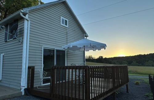 Fishers Hill House | Springhouse Cottage at 200-Acre Shenandoah River Retreat Mountain & River Views