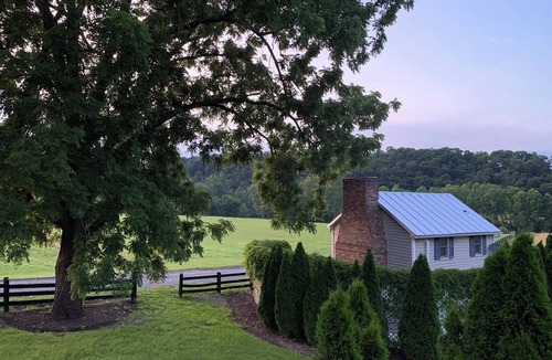 Fishers Hill House | Springhouse Cottage at 200-Acre Shenandoah River Retreat Mountain & River Views