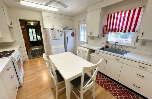Southern Shores House | SS303- 4 Bedroom, 3.5 Baths, Pet Friendly Soundside Home.